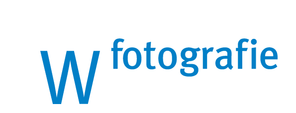 Logo blau - weiss - Wolfram Glaser - fotografie & film