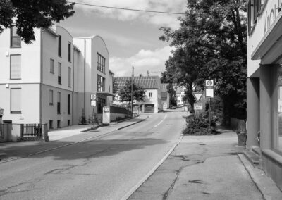Provinz Straße schwarz-weiß - Wolfram Glaser - fotografie & film